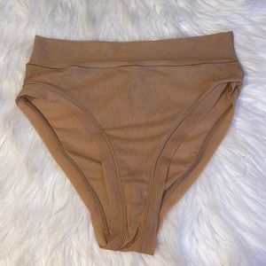 Skims Summer Mesh brief clay